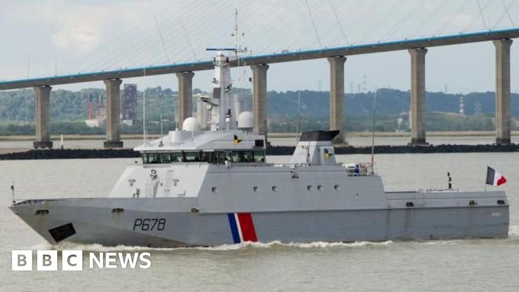 France impounds UK vessel accused of illegal fishing - BBC News