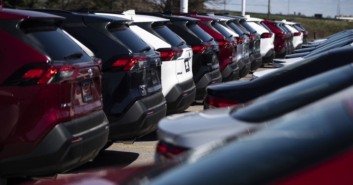 Retail sales up 0.8 per cent in March at $69.8 billion: StatCan