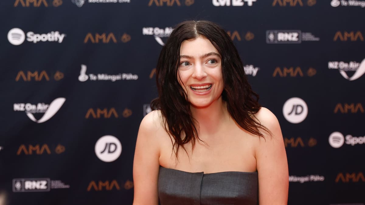 Aotearoa Music Awards 2025: Lorde makes surprise red carpet appearance