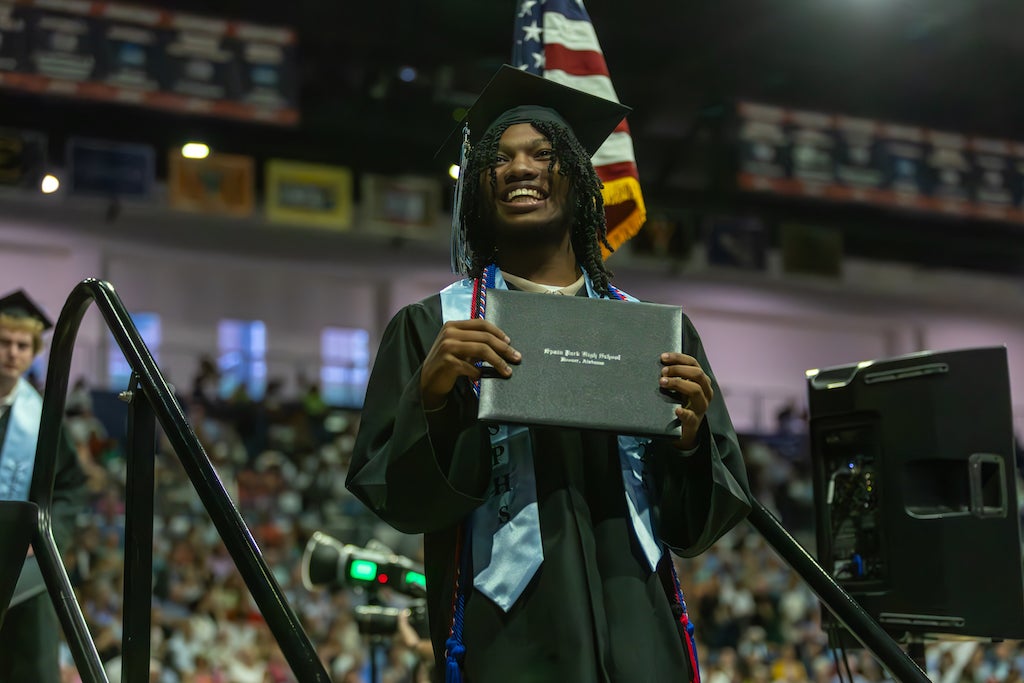 Spain Park holds 2025 graduation ceremony - Shelby County Reporter