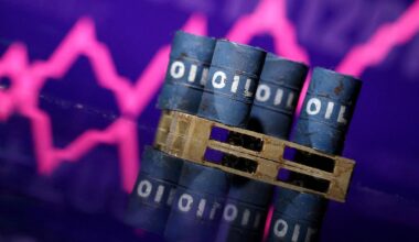 Crude oil futures gain despite oversupply concerns from US-Iran deal 