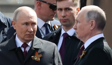 Peinliche Panne bei Parade in Moskau: Doppelgänger tritt auf, obwohl echter Putin ebenfalls da ist