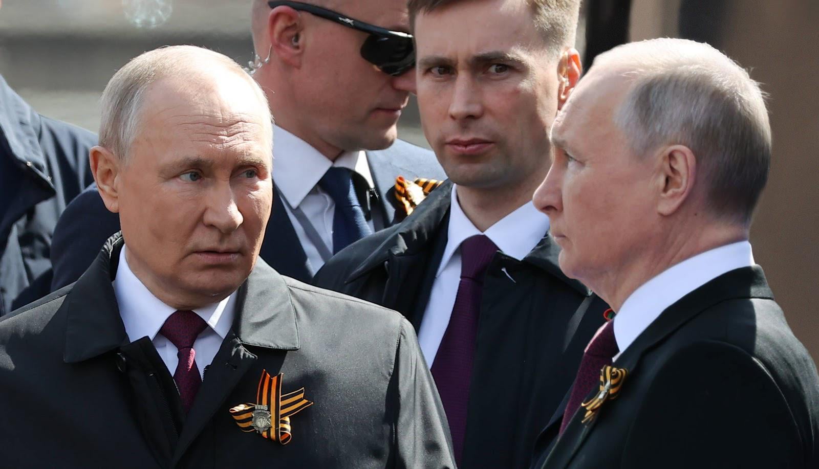 Peinliche Panne bei Parade in Moskau: Doppelgänger tritt auf, obwohl echter Putin ebenfalls da ist