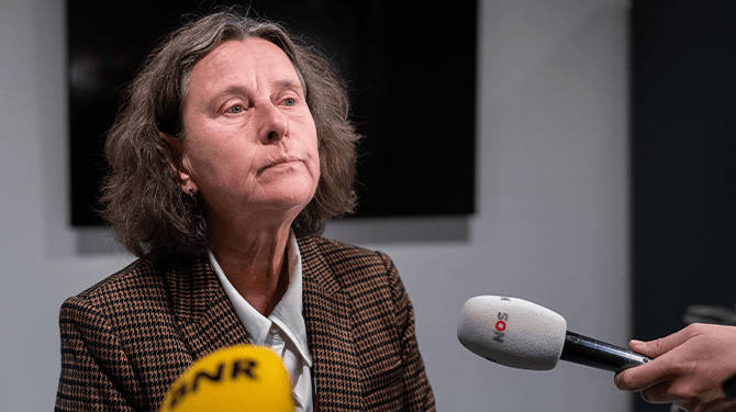 Faber opent 'pleziermeldpunt' waar mensen kunnen verklikken dat een asielzoeker vrolijk kijkt