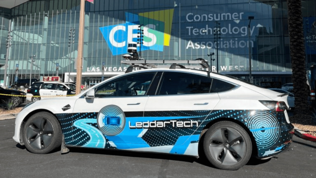Leddartech car parked