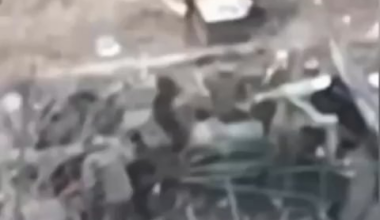 Russian artillery piece gets destroyed along with its crew.