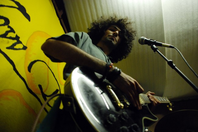 NO ONE KNOWS ABOUT PERSIAN CATS, (aka KASI AZ GORBEHAYE IRANI KHABAR NADAREH), Arash Farazmand, 2009. Ph: Mijfilm/©IFC Films/Courtesy Everett Collection