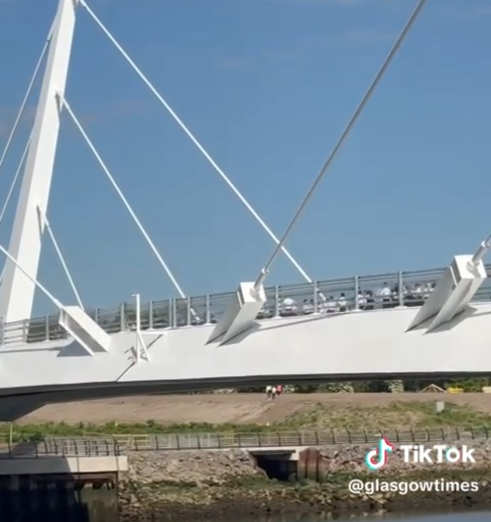 The ceremonial opening event for the new Renfrew-Yoker bridge over the River Clyde saw a procession of primary school children from both sides meet in the middle