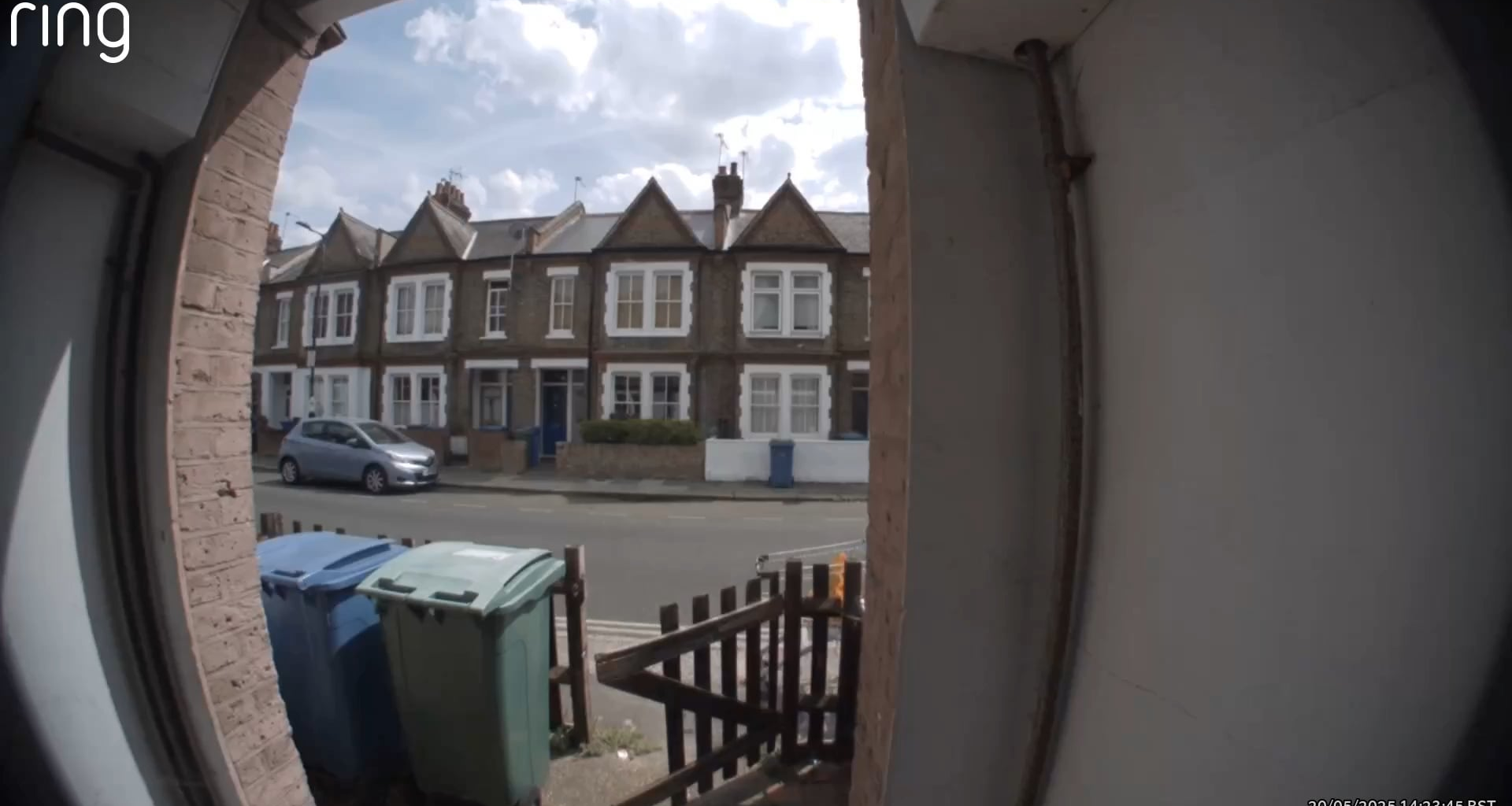 Porch thief caught on Ring cam in SE London – seems to have hit multiple homes today