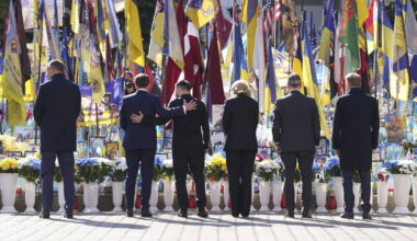Macron, Starmer, Merz et Tusk réunis à Kyiv pour soutenir Zelensky – Libération