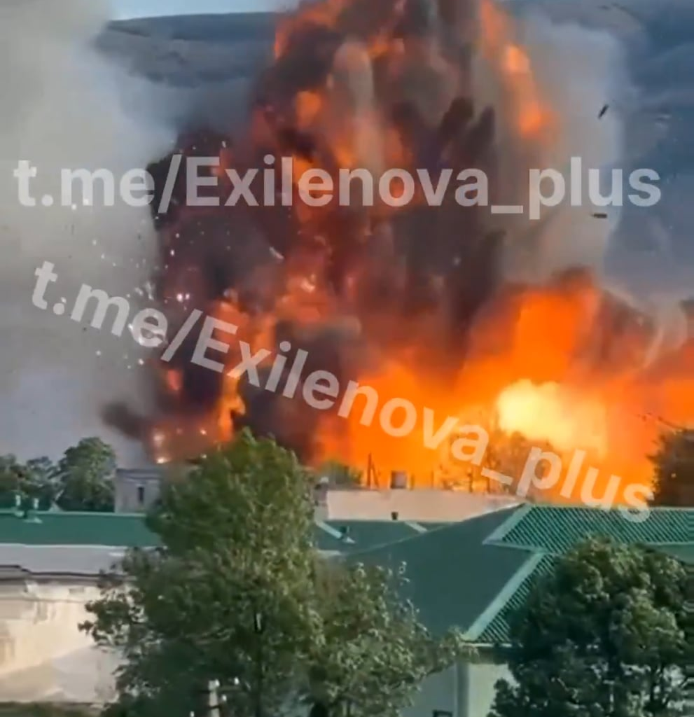 Special video from Perevalne, Crimea. Local sources reported that 15 Russian conscripts were killed as a result of the detonation of ammunition. However, the number may be higher. May 16, 2025