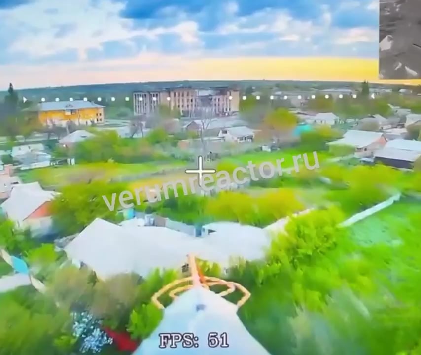 UA MRAP gets hit by a Russian FPV drone while they’re about to dismount