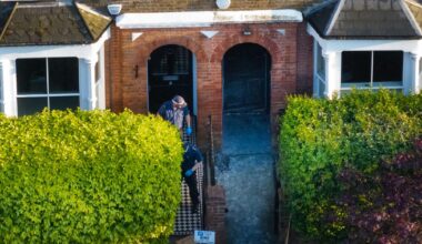 Police issue major update after Keir Starmer's house torched