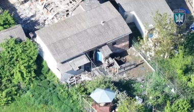 Drone footage of a Ukrainian FPV quad of the 414th Strike UAV Brigade hitting an outhouse while a Russian soldier was using it (narrated by Robert Brovdi).