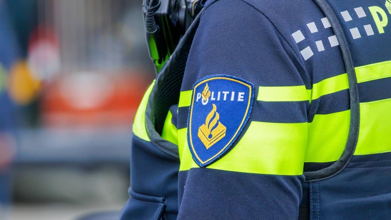 Vechtende groepen jongeren keren zich in Scheveningen tegen politie
