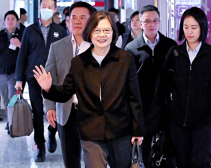 Former president Tsai departs for Lithuania
