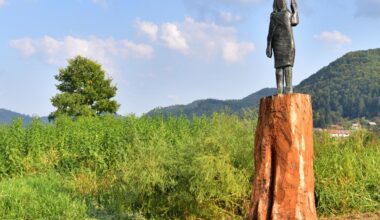 Police investigating missing Slovenian statue of Melania Trump