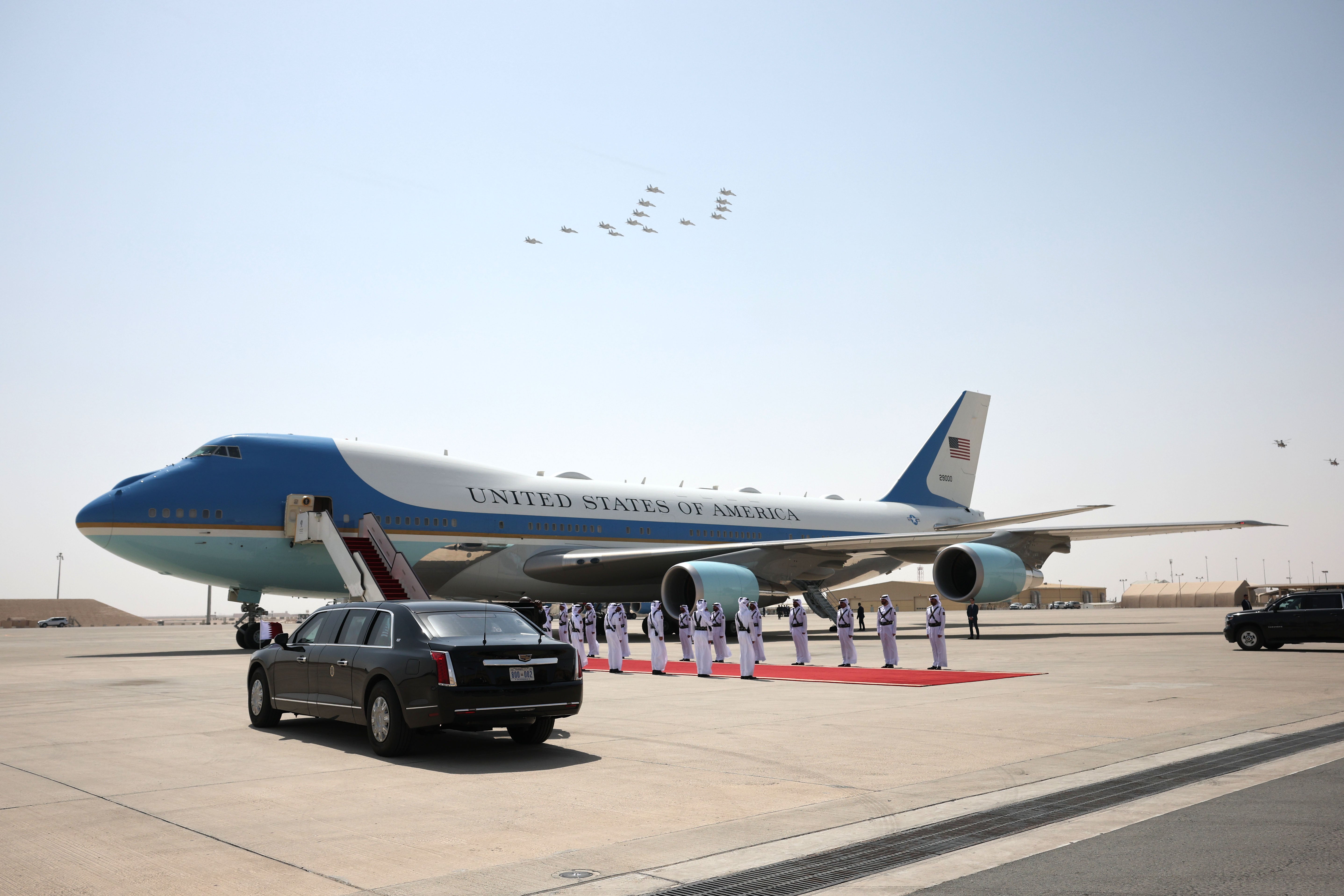 Air Force One as it readies to leave Qatar for the UAE