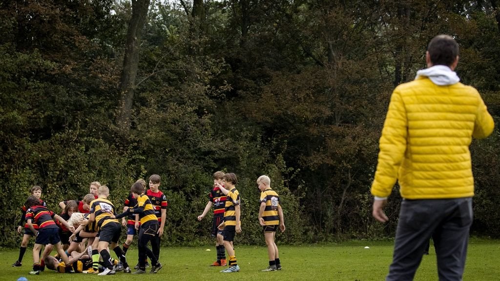 Helft van Nederland doet vrijwilligerswerk, sportverenigingen populairst