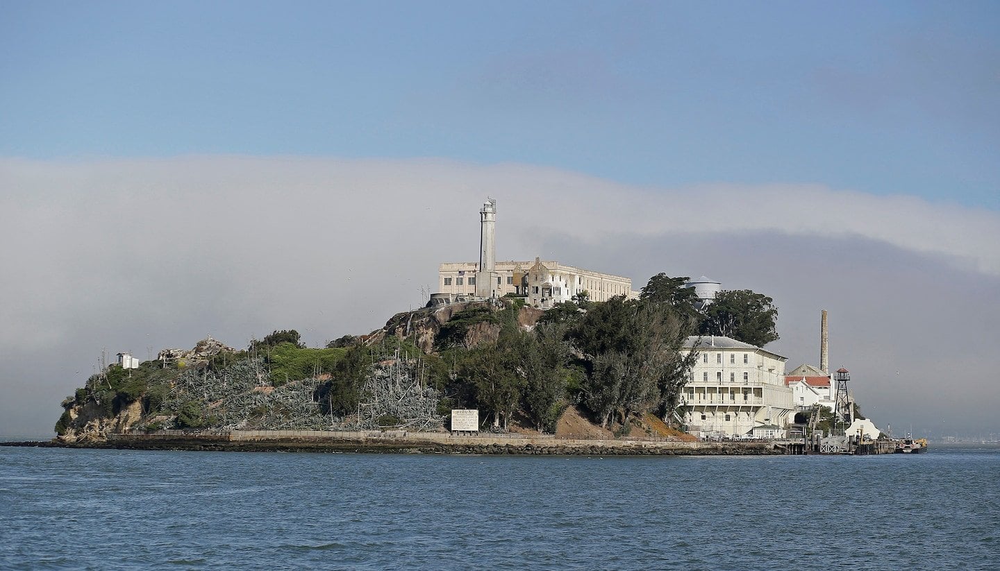 Trump says he will reopen Alcatraz as a federal prison (gift link)