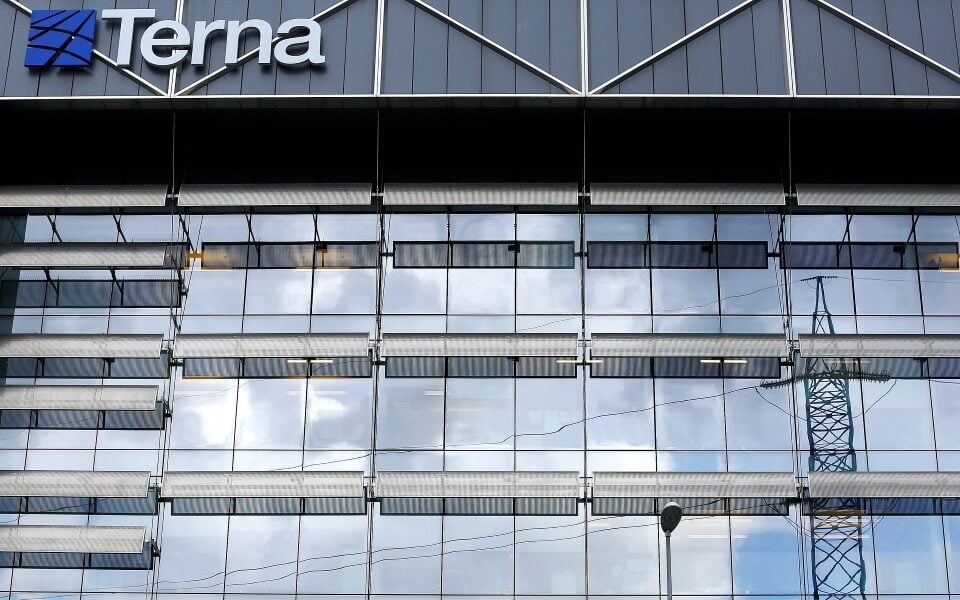Terna and IPTO sign €2-bln deal on Italy-Greece power connection