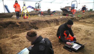 In the courtyards behind the Roman strip dwellings, a number of shafts were found. Credit: Kanton Aargau