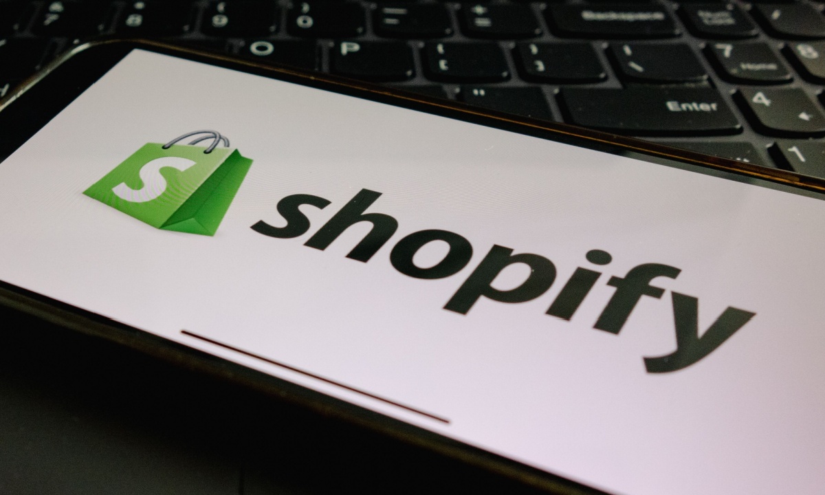 Shopify Debuts AI-Powered Store Builder for Merchants