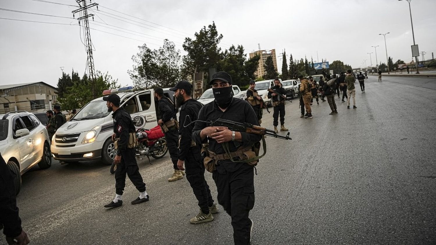 Que se passe-t-il en Syrie, où plus de 100 personnes ont été tuées dans des violences confessionnelles ?
