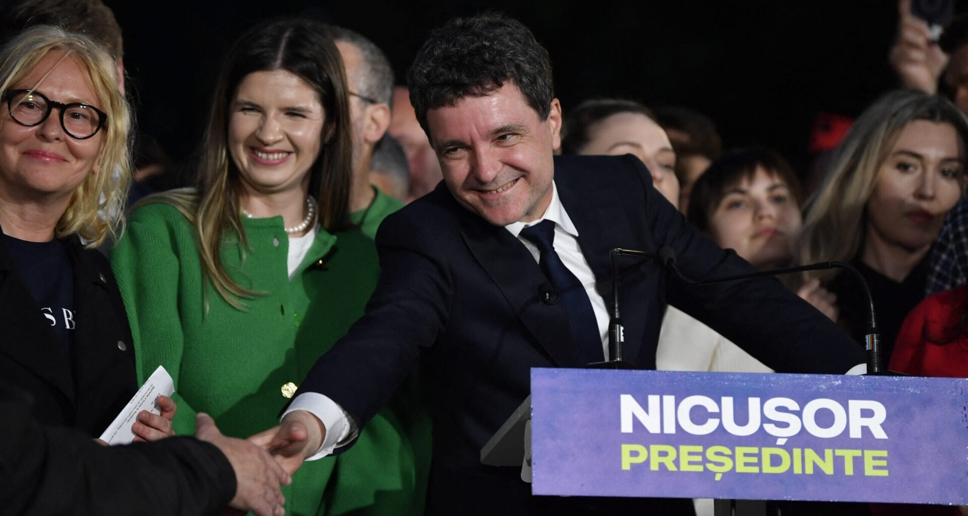 Pro-Ukraine Nicosur Dan may have won the presidential elections in Romania ahead of George Simion