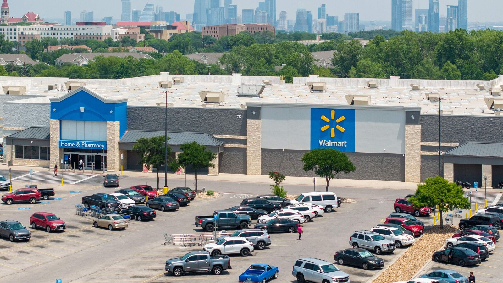 In a trade war, Walmart lacks some of Amazon’s ammunition