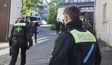 Cinq adolescents arrêtés en Allemagne pour avoir préparé et commis des attentats d'extrême droite