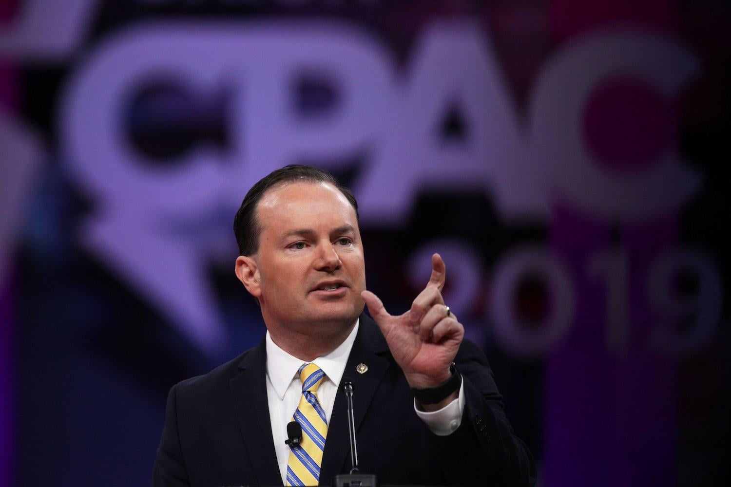 GOP Senator Introduces Bill to Make All Porn a Federal Crime, Following Project 2025 Playbook