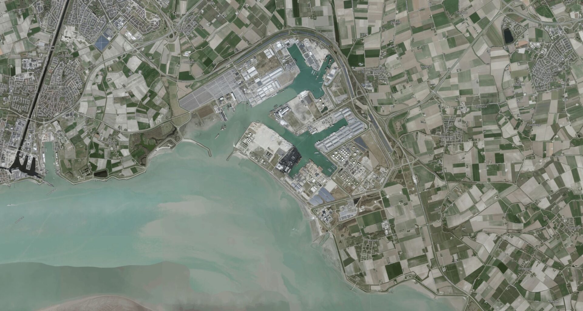 VTTI, Hoegh Evi launch permitting process for Dutch FSRU terminal