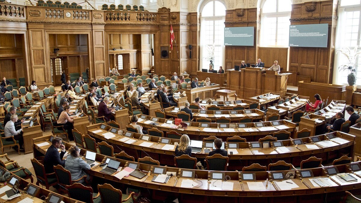 Ny aftale: Politikeres løn bliver hævet - men livslang pension forsvinder