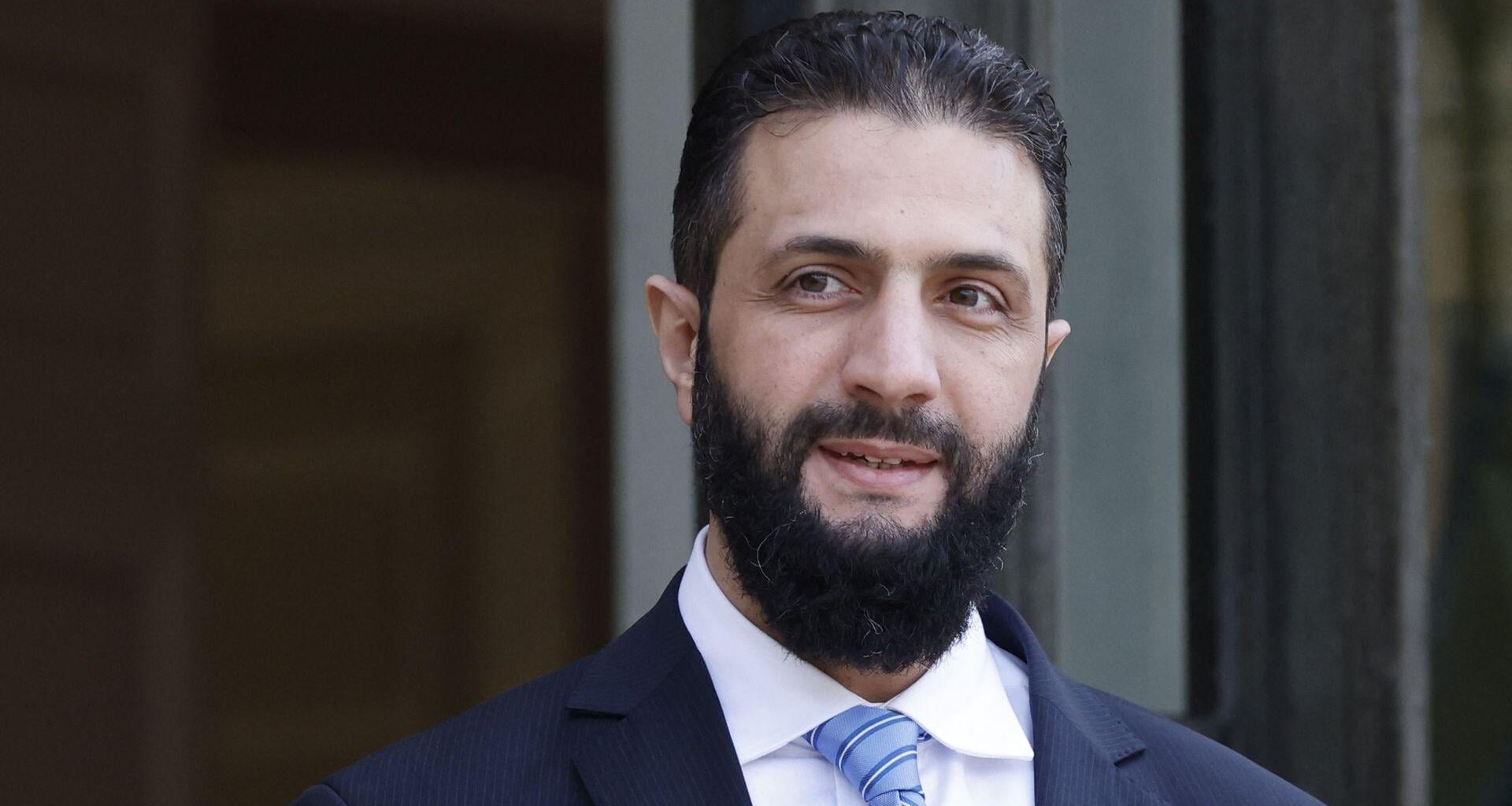 Donald Trump annonce lever les sanctions contre la Syrie et accepte de saluer le président syrien par intérim, Ahmad al-Chareh