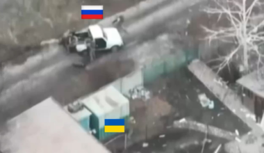 Two Ukrainian Soldiers Destroy Group of Russian Attackers with the help of good Drone coordination and FPVs in the Pokrovsk Direction