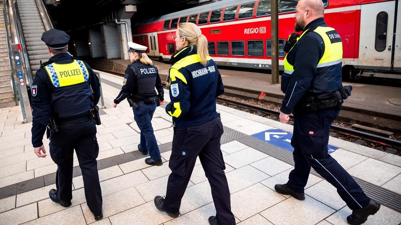Hamburg: Zwölf Menschen am Hamburger Hauptbahnhof mit Messer verletzt