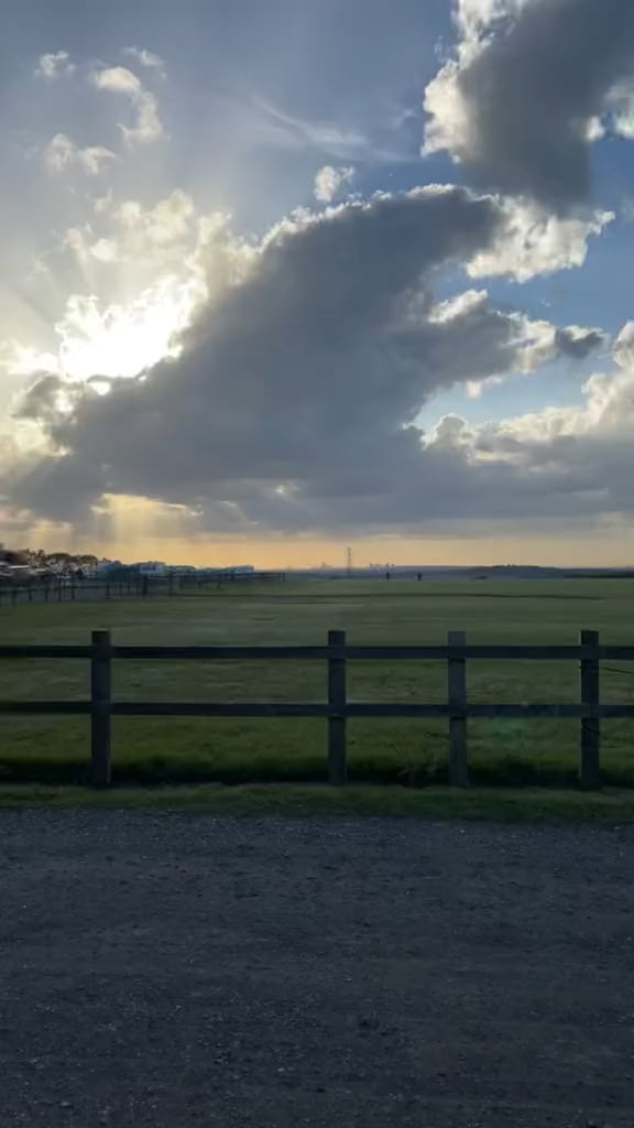 London skyline seen from Kent (via hanzuroo on TikTok)