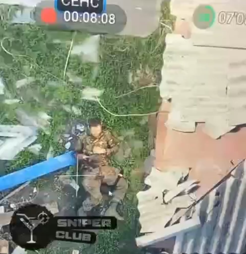 Ukrainian soldier finished off Russian soldier after close distance fire fight. Eastern Kharkiv region, "Sniper Club" unit, May 2025 [NSFW, graphic content]