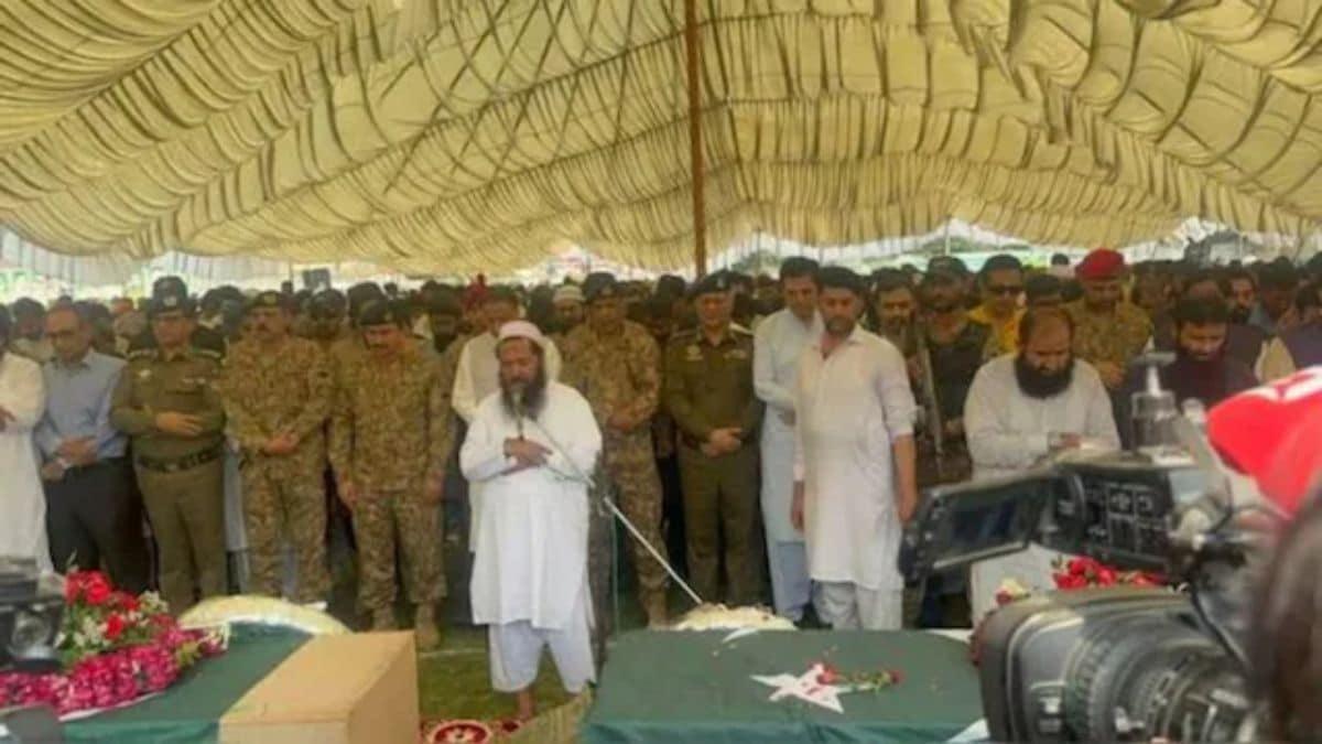 Pakistan does a self goal–provides proofs that the 'innocent' man leading prayers is indeed an US-sanctioned terrorist–in live press briefing.