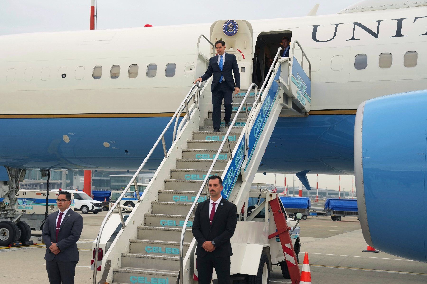Le secrétaire d'Etat américain Marco Rubio arrive à Istanbul, le 16 mai 2025