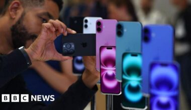 Apple braces for $900m blow from Trump tariffs