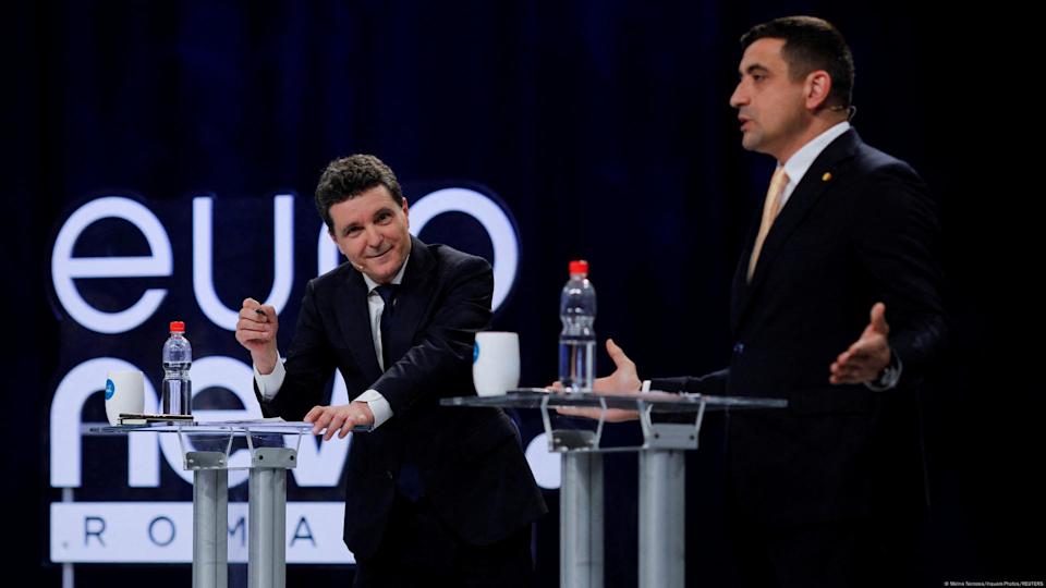 Candidates Nicusor Dan (left) and George Simion (right) sparred in a television debate on May 8<span class="copyright">Malina Norocea/Inquam Photos/REUTERS</span>