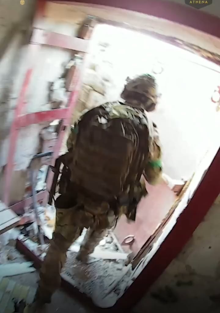 "Athena" of the International Legion of Defence Intelligence of Ukraine POV CQB, building clearance & taking a prisoner of war. Toretsk, Donetsk [Autumn 2024]