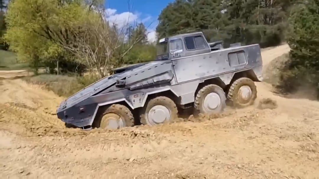 Ukrainian soldiers are now undergoing training on the Boxer Driver Training Vehicle in Germany in Preparation for RCH 155 Howitzer Deployment. May 2025