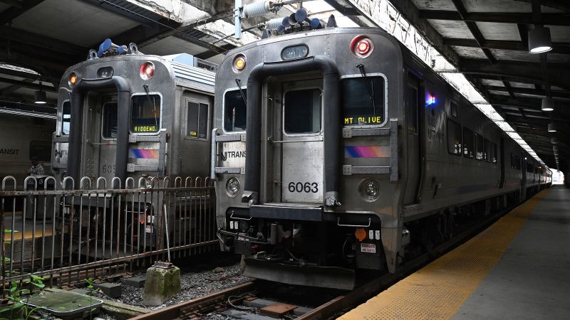 New Jersey Transit engineers go on strike after failed deal between union and rail service