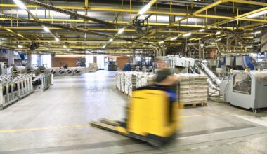 44 Jahre im Betrieb: Arbeitgeber will kranken Staplerfahrer loswerden