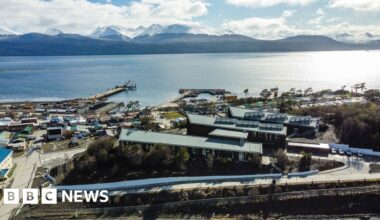 Chile issues tsunami warning after earthquake