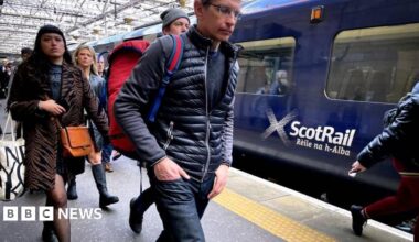 Peak rail fares to be scrapped by Scottish government