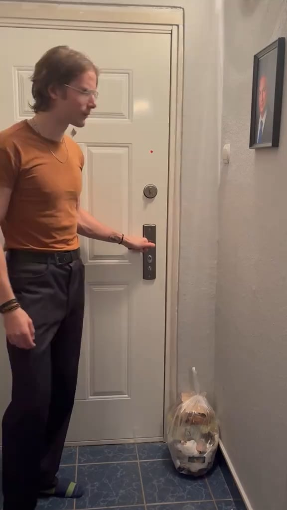 Here it is, the real attitude towards Orban, filmed by Hungarian TikTok fans and going viral)